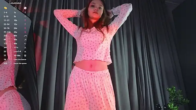 Snapshot of KarlaMagnett chatting on December 18, 2025, 3:16 pm KarlaMagnett online show from December 18, 2025, 3:16 pm