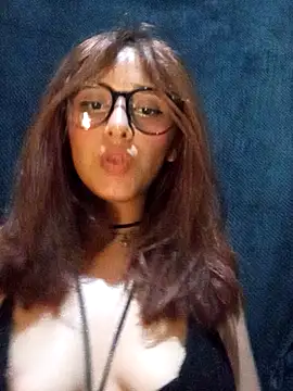 lola mamadas online show from November 8, 2025, 3:32 am