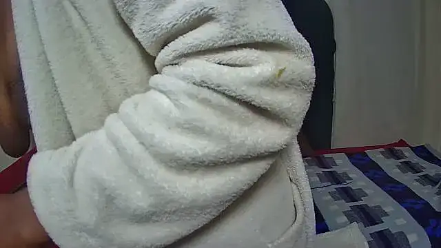 Snapshot of Squirt_bitchxxx chatting on November 17, 2025, 8:24 pm Squirt bitchxxx online show from November 17, 2025, 8:24 pm