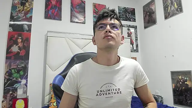 Snapshot of NICK_VERS chatting on November 7, 2025, 7:29 pm NICK VERS online show from November 7, 2025, 7:29 pm