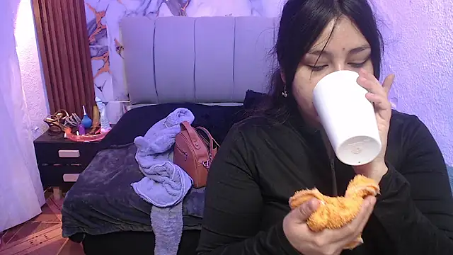 Snapshot of lehia_285 chatting on November 22, 2025, 1:21 pm lehia 285 online show from November 22, 2025, 1:21 pm