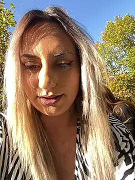 Snapshot of RhanyaThorres chatting on October 31, 2025, 11:51 am RhanyaThorres online show from October 31, 2025, 11:51 am