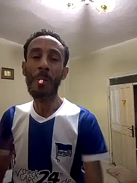 walide100000 online show from April 11, 2026, 7:39 pm