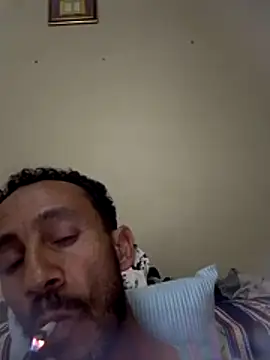 walide100000 online show from April 7, 2026, 7:59 pm