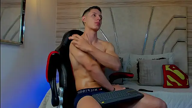 Snapshot of MAXTHOMSON chatting on December 3, 2025, 3:40 am MAXTHOMSON online show from December 3, 2025, 3:40 am