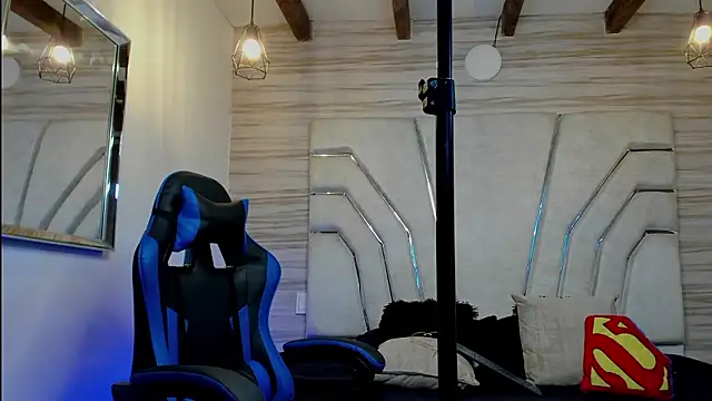 MAXTHOMSON online show from February 3, 2026, 6:22 am