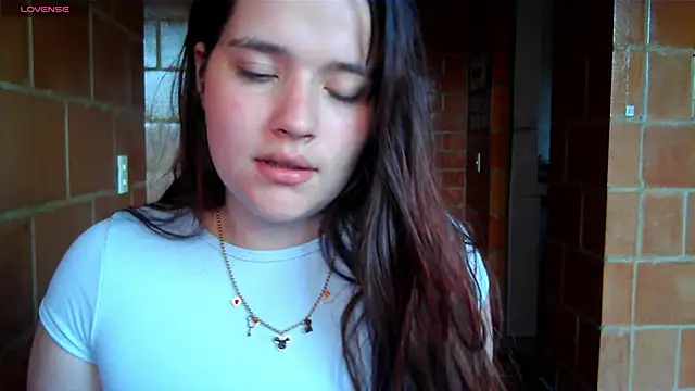 Snapshot of Charlotte_Allen_ chatting on November 7, 2025, 10:24 pm Charlotte Allen online show from November 7, 2025, 10:24 pm