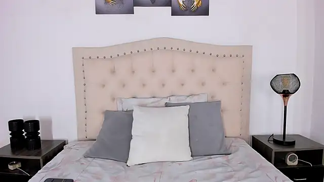 bustyluciana      online show from March 4, 2026, 8:16 pm