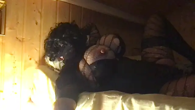 Chrienne123 online show from April 21, 2026, 4:41 am