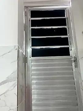 Snapshot of Anevic22 chatting on November 9, 2025, 11:36 am Anevic22 online show from November 9, 2025, 11:36 am