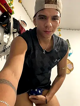 Snapshot of Dylams_maja chatting on November 28, 2025, 9:42 am Dylams maja online show from November 28, 2025, 9:42 am