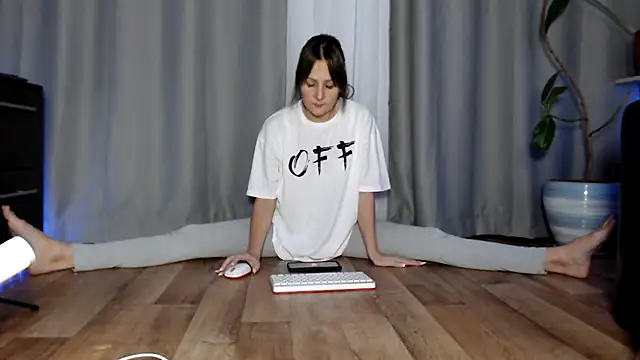 Snapshot of Touch_me_Taste_it chatting on November 10, 2025, 4:45 pm Touch me Taste it online show from November 10, 2025, 4:45 pm