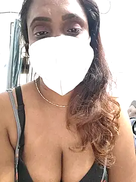 Queen-dhivya online show from December 17, 2025, 10:20 am