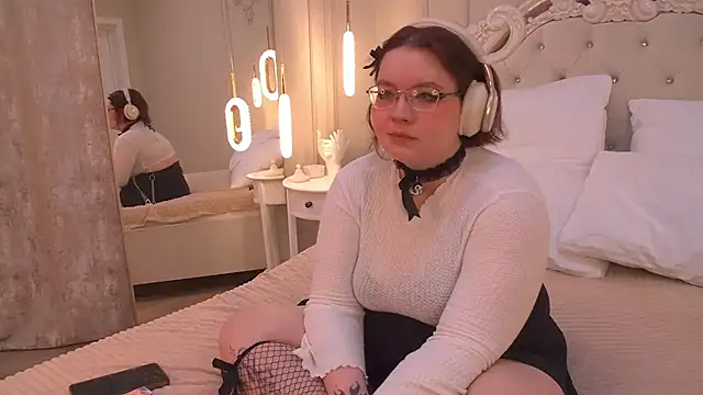 JennyBloom online show from November 11, 2025, 7:58 am