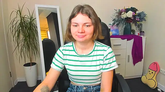 Snapshot of Stella-Maers chatting on February 16, 2026, 8:24 am Stella-Maers online show from February 16, 2026, 8:24 am