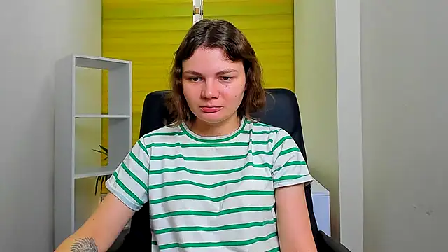 Snapshot of Stella-Maers chatting on January 7, 2026, 8:19 am Stella-Maers online show from January 7, 2026, 8:19 am