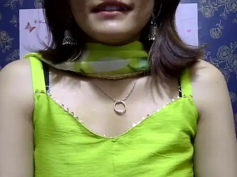 Snapshot of maira_33 chatting on February 22, 2026, 9:44 am maira 33 online show from February 22, 2026, 9:44 am