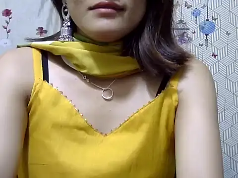 Snapshot of maira_33 chatting on February 8, 2026, 8:17 pm maira 33 online show from February 8, 2026, 8:17 pm