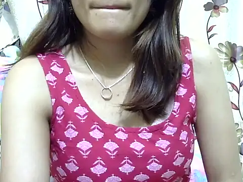 Snapshot of maira_33 chatting on January 18, 2026, 6:00 pm maira 33 online show from January 18, 2026, 6:00 pm