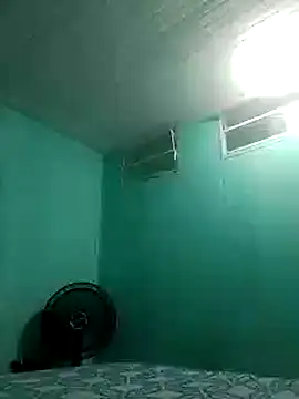 suellen32 online show from October 31, 2025, 6:15 pm