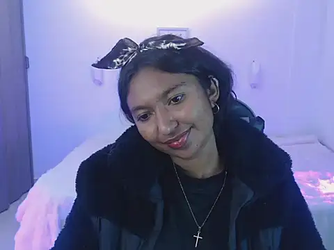 Snapshot of Samanta_777 chatting on April 13, 2026, 11:53 pm Samanta 777 online show from April 13, 2026, 11:53 pm