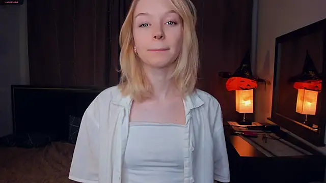 Snapshot of ShanelTunon chatting on November 1, 2025, 7:41 pm ShanelTunon online show from November 1, 2025, 7:41 pm