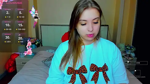 Snapshot of AlexissMmm chatting on November 12, 2025, 11:47 am AlexissMmm online show from November 12, 2025, 11:47 am