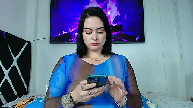 Snapshot of Romina_foxxx_ chatting on December 19, 2025, 11:34 am Romina foxxx online show from December 19, 2025, 11:34 am