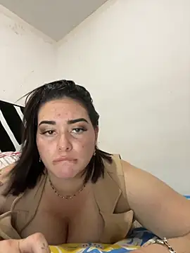 Snapshot of Romina_foxxx_ chatting on November 19, 2025, 7:47 pm Romina foxxx online show from November 19, 2025, 7:47 pm