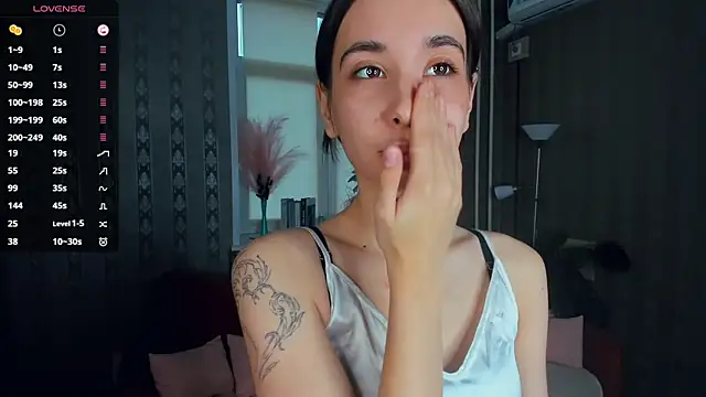 JacalynSchreiber online show from December 20, 2025, 11:57 am