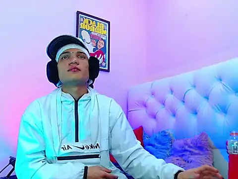 Snapshot of bad_boy_hottx chatting on November 2, 2025, 5:56 am bad boy hottx online show from November 2, 2025, 5:56 am