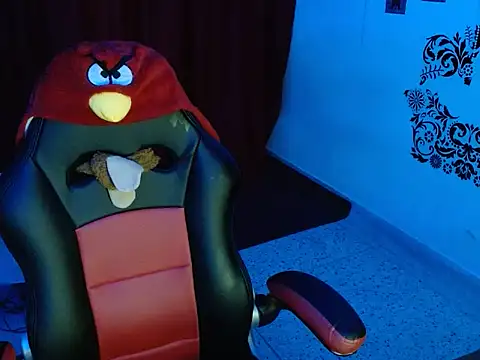 YIYI84 online show from November 15, 2025, 10:58 pm