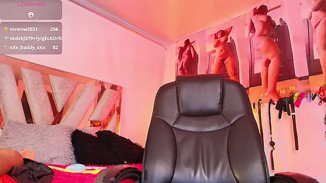 Snapshot of Ebonynaughty chatting on December 2, 2025, 1:50 am Ebonynaughty online show from December 2, 2025, 1:50 am