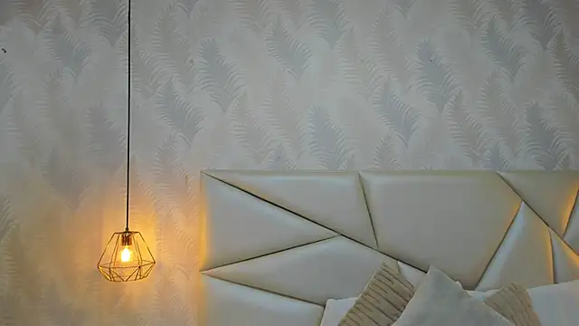 Snapshot of laurettedela_rouse chatting on November 12, 2025, 10:41 am laurettedela rouse online show from November 12, 2025, 10:41 am