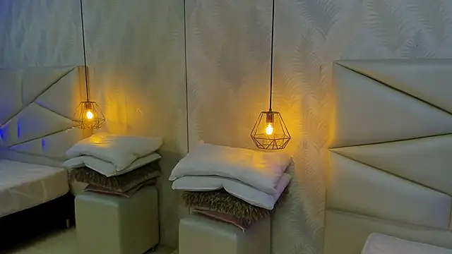 Snapshot of laurettedela_rouse chatting on December 4, 2025, 11:31 am laurettedela rouse online show from December 4, 2025, 11:31 am