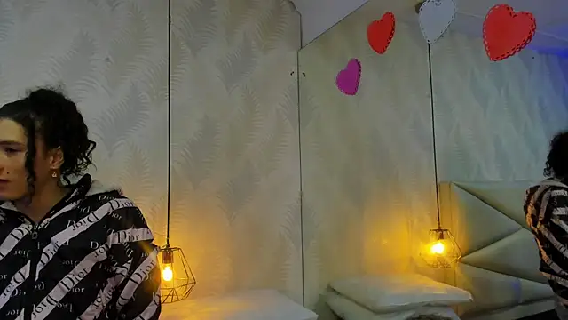 Snapshot of laurettedela_rouse chatting on December 17, 2025, 10:31 am laurettedela rouse online show from December 17, 2025, 10:31 am