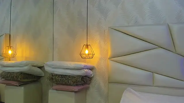 Snapshot of laurettedela_rouse chatting on December 5, 2025, 10:03 am laurettedela rouse online show from December 5, 2025, 10:03 am