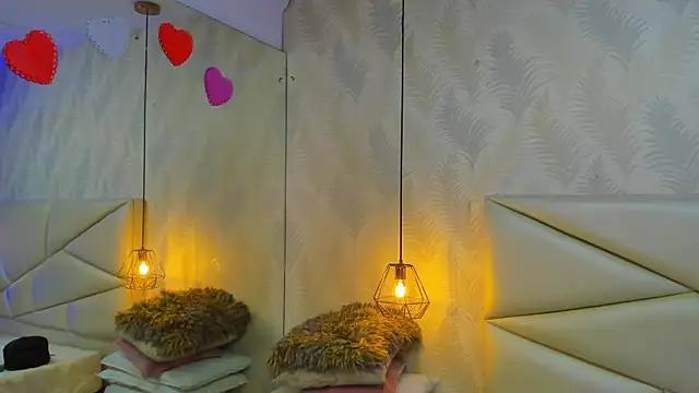 Snapshot of laurettedela_rouse chatting on November 29, 2025, 11:32 am laurettedela rouse online show from November 29, 2025, 11:32 am