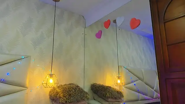 Snapshot of laurettedela_rouse chatting on December 20, 2025, 10:18 am laurettedela rouse online show from December 20, 2025, 10:18 am