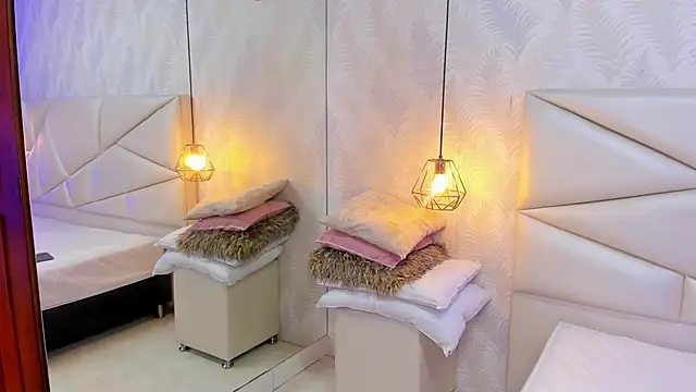 Snapshot of laurettedela_rouse chatting on December 14, 2025, 9:59 am laurettedela rouse online show from December 14, 2025, 9:59 am