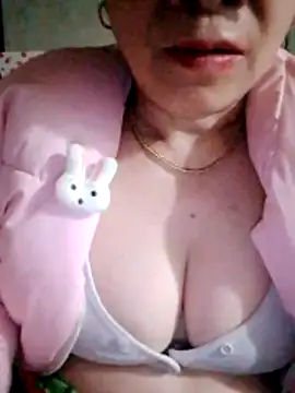 small-house123 online show from February 9, 2026, 12:19 am