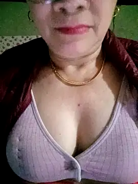 small-house123 online show from February 13, 2026, 2:17 pm