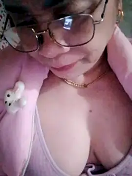 small-house123 online show from February 12, 2026, 2:00 am