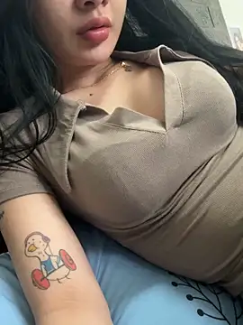 Yenhot18 online show from November 16, 2025, 8:19 am