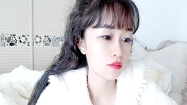 lookbyby online show from January 6, 2026, 1:53 am