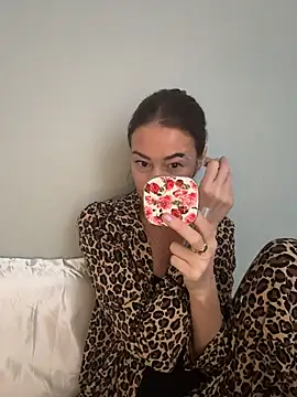 Snapshot of Sindy_Energy chatting on February 18, 2026, 2:02 pm Sindy Energy online show from February 18, 2026, 2:02 pm