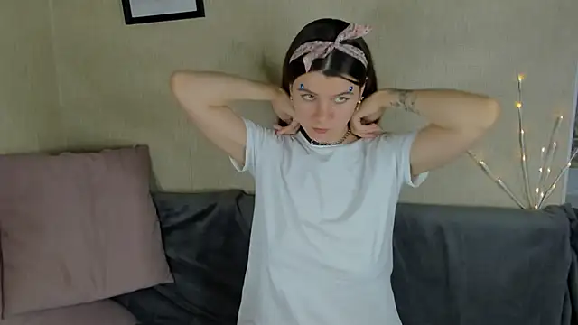 Zorianaa online show from November 22, 2025, 9:24 pm