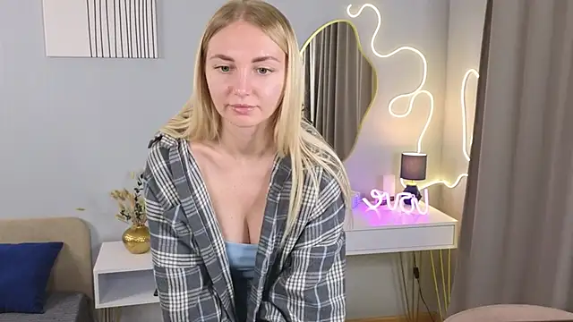 Snapshot of Carollina_ chatting on November 1, 2025, 6:35 pm Carollina online show from November 1, 2025, 6:35 pm