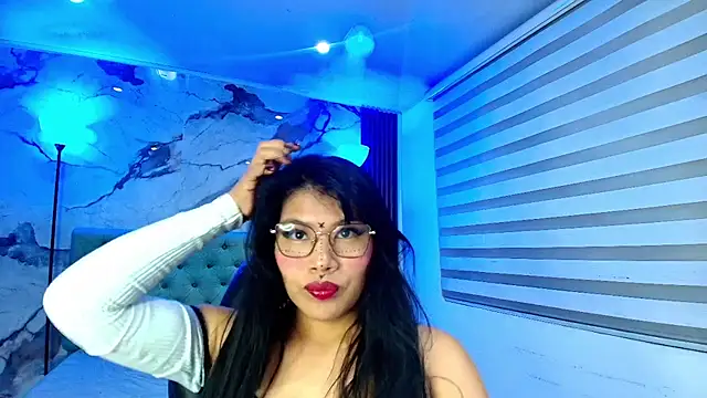 EsmeraldaChantre online show from November 24, 2025, 11:43 am