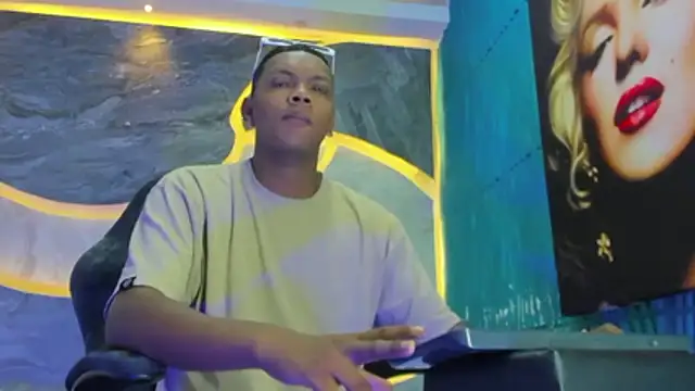 the hot boy0 online show from November 13, 2025, 11:58 am